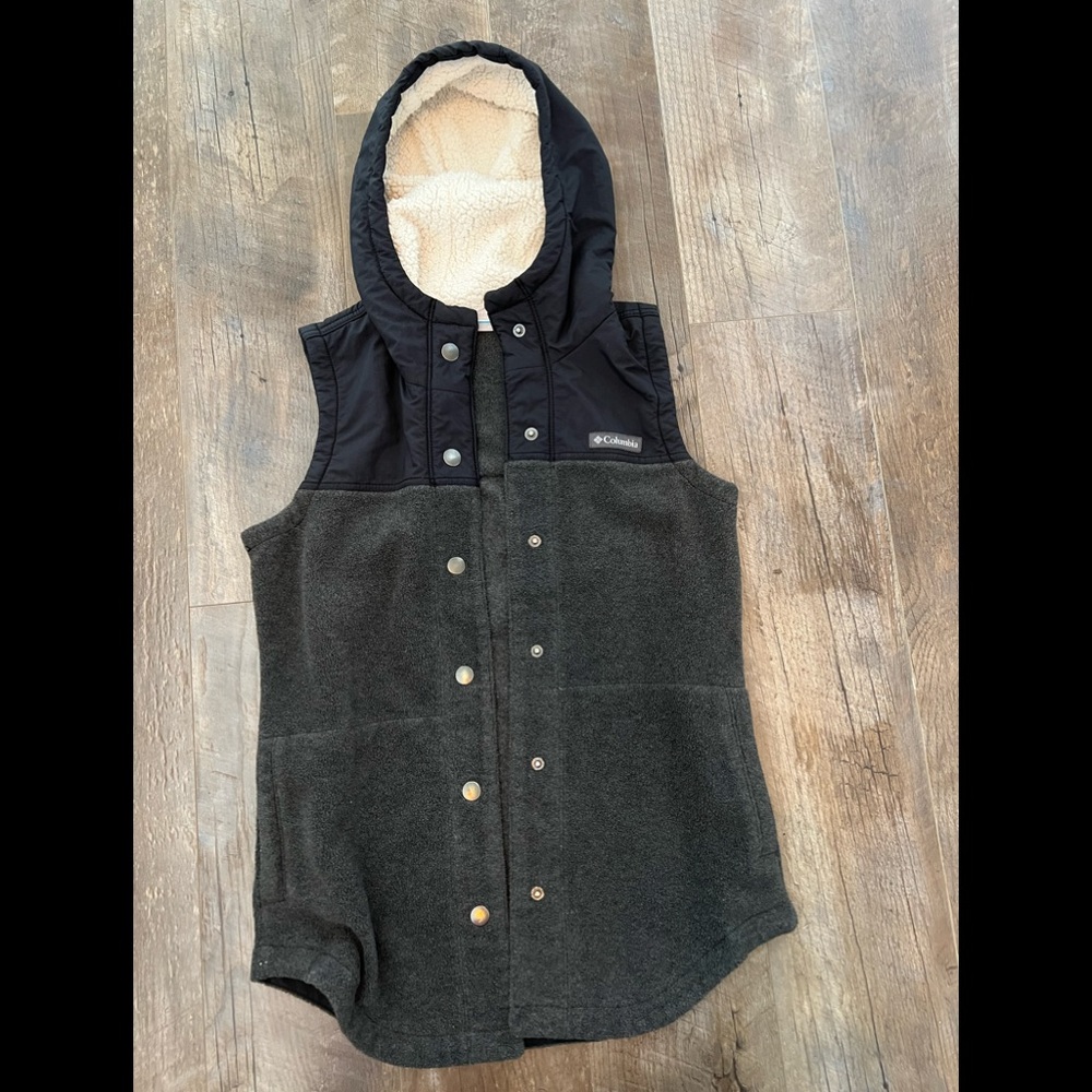 Columbia women’s Benton Springs Overlay Vest